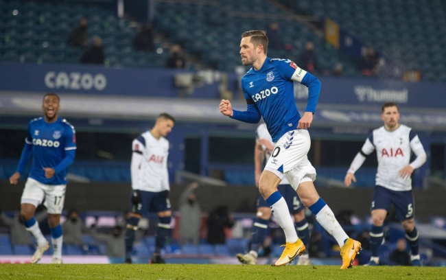 他却在通道 他却在通道